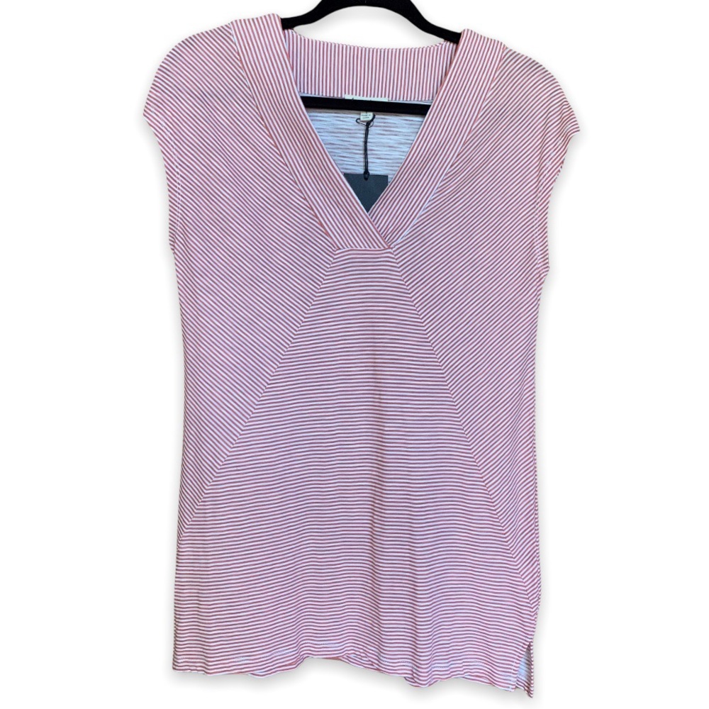 Jane & Delancey Red Striped V-Neck Top